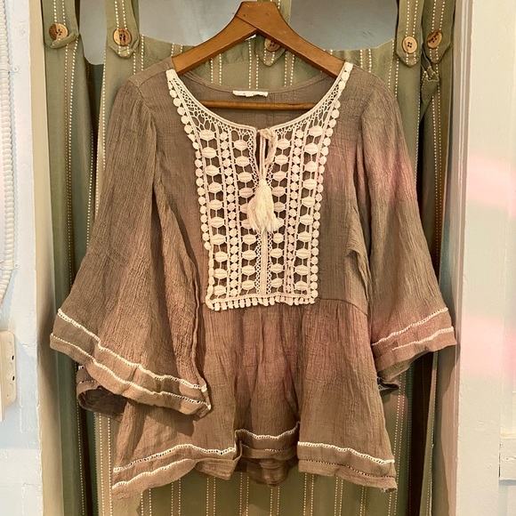 Beige bohemian top with white cream lace - Picture 5 of 9